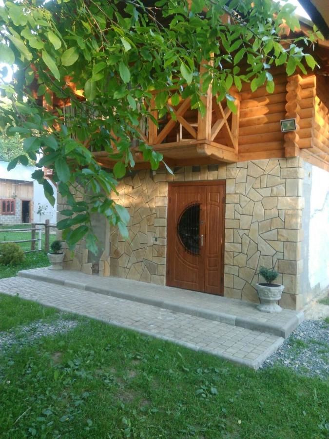 Загородные дома Yablunevyi Tsvit Яремче